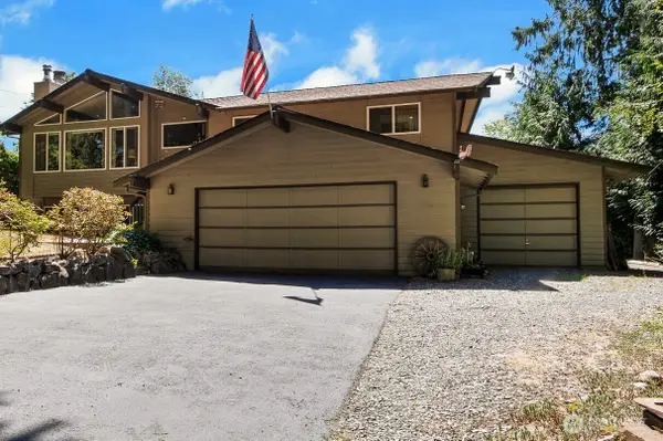 17404 51st Street Ct E, Lake Tapps, WA 98391