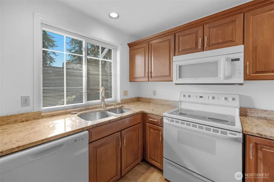 11708 Admiralty Way #D, Everett, WA 98204 - #2