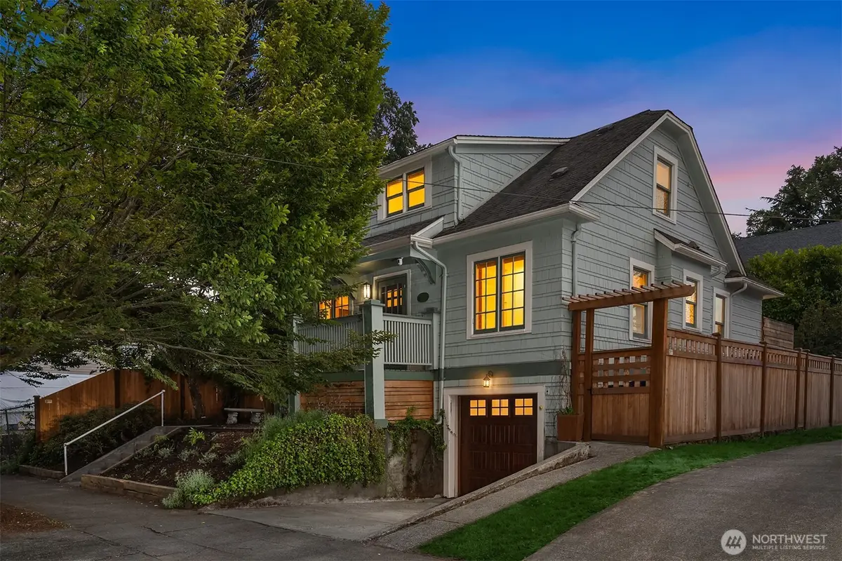 207 25th Avenue, Seattle, WA 98122 - #1