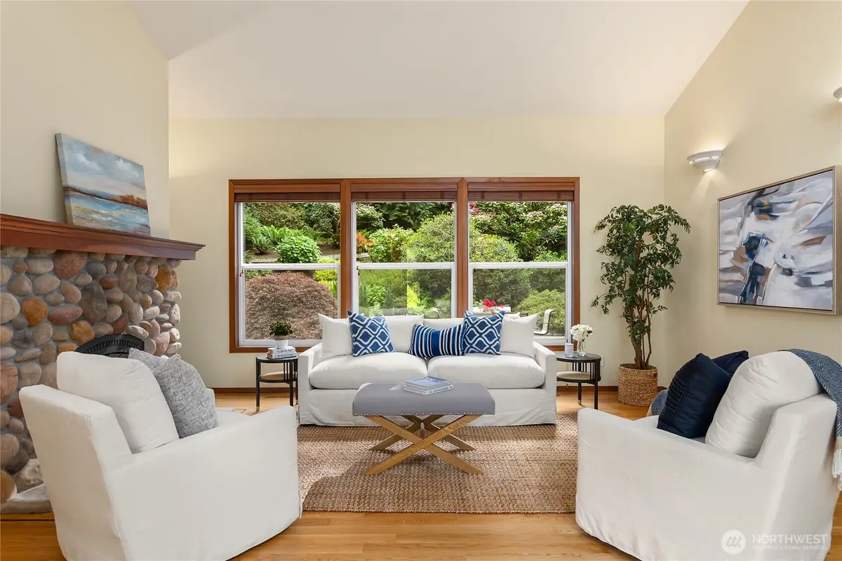 8387 NE Sumanee Place, Bainbridge Island, WA 98110 - #1