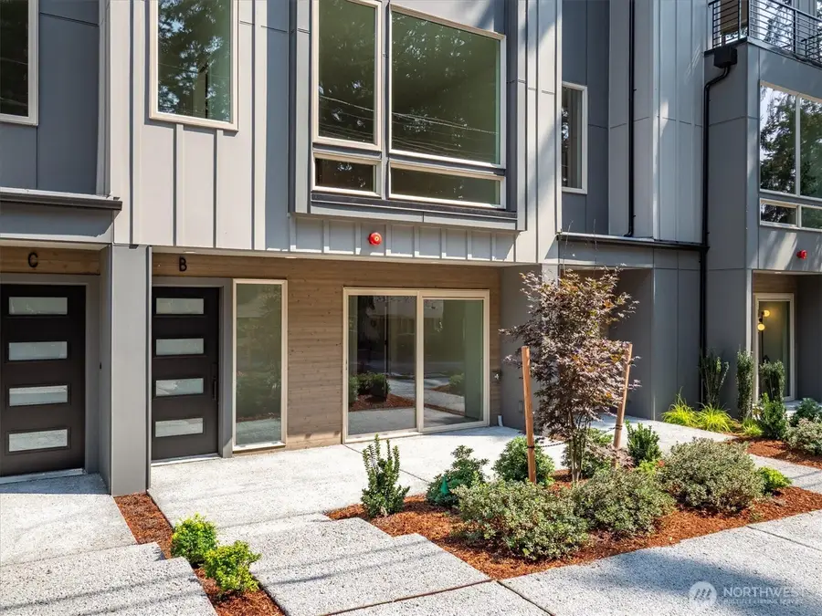 18032 Sunnyside Avenue N, Shoreline, WA 98133 - #2
