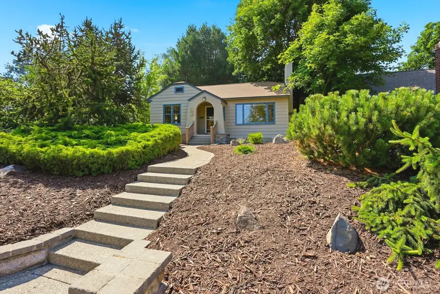 702 E 3rd Avenue, Ellensburg, WA 98926 - #2