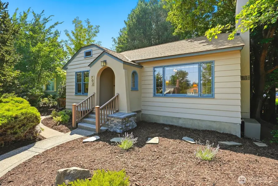702 E 3rd Avenue, Ellensburg, WA 98926 - #3