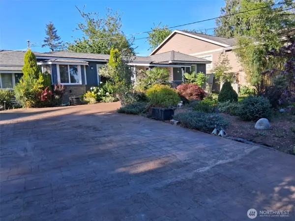 8242 S 128th Street, Seattle, WA 98178