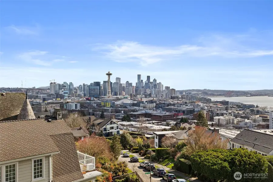604 W Kinnear Place, Seattle, WA 98119 - #2