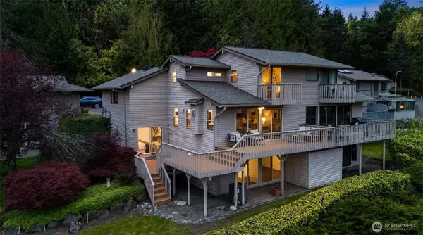 216 167th Place Ne, Bellevue, WA 98008