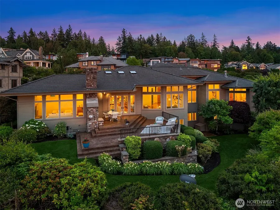 3052 NE Harrison Street, Issaquah, WA 98029 - #2