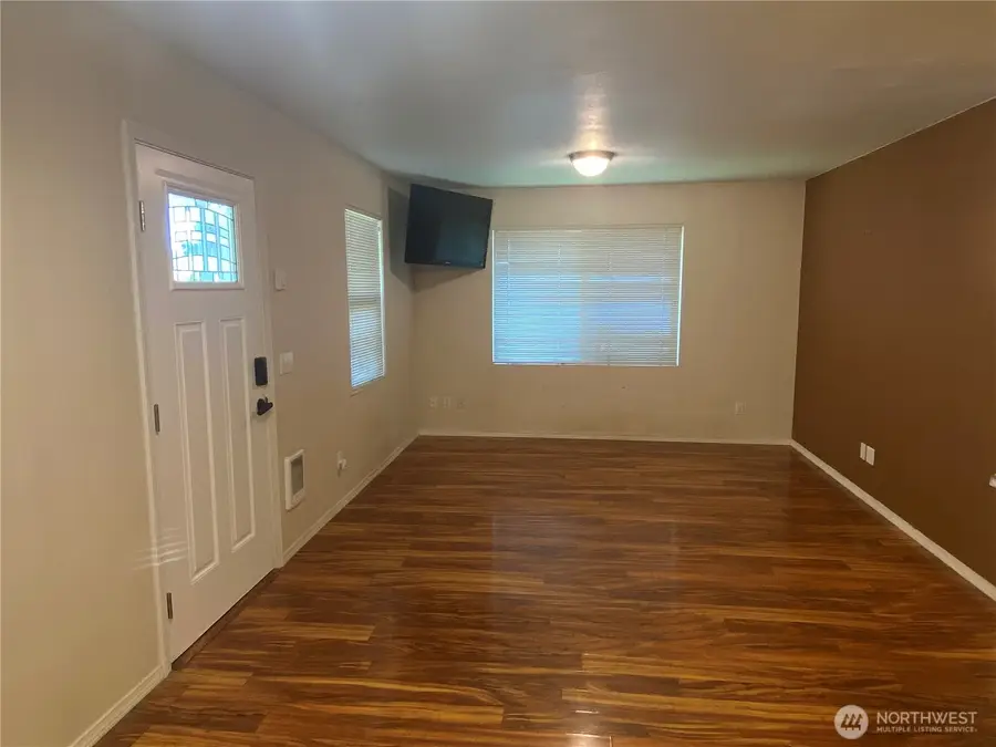 320 C Street, South Bend, WA 98586 - #3