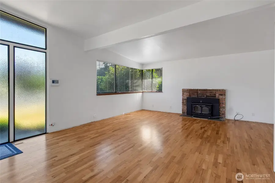 317 S 208th Street, Des Moines, WA 98198 - #3