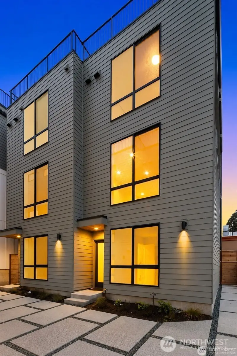 4415 2nd Avenue Ne #B, Seattle, WA 98105 - #1