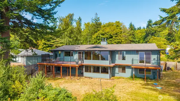 2186 Inverness Way, Coupeville, WA 98239