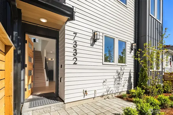7332 25th Avenue Nw, Seattle, WA 98117