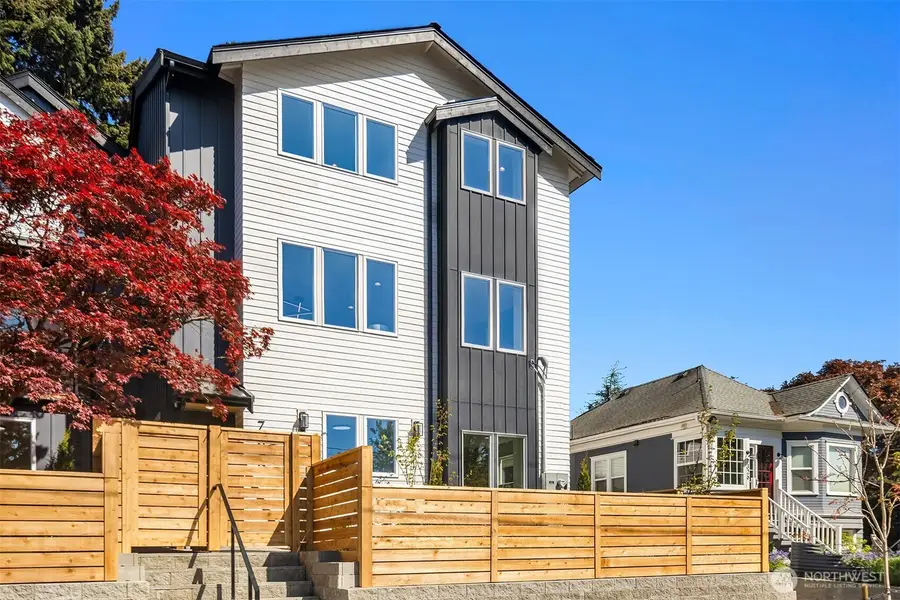 7332 25th Avenue Nw, Seattle, WA 98117 - #2