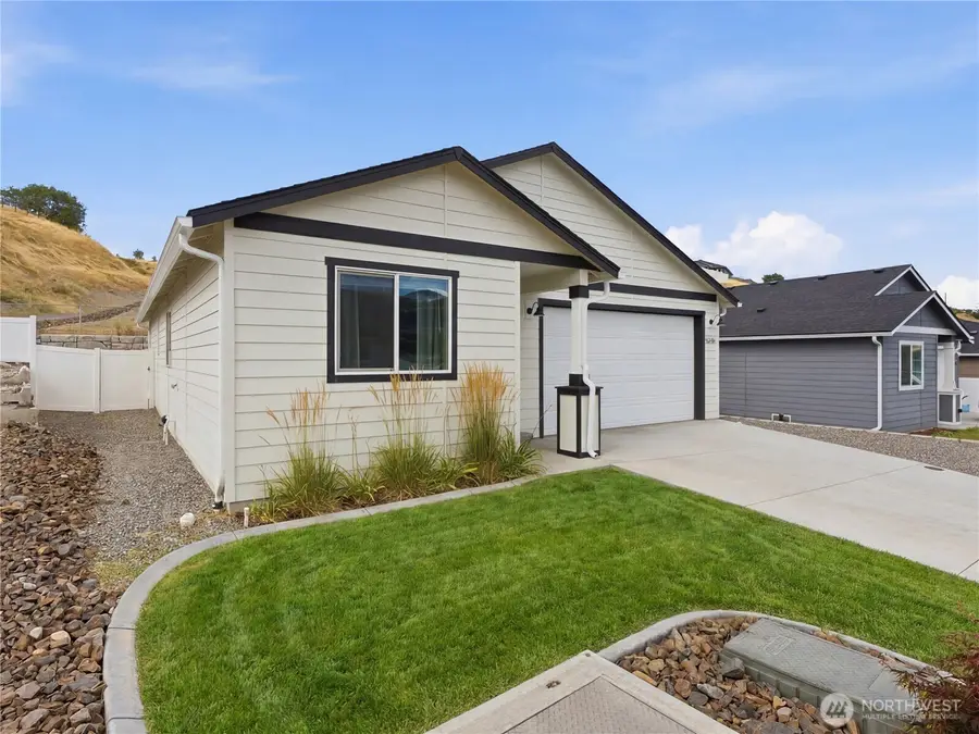 2307 SE Sage Brooke Road, East Wenatchee, WA 98802 - #3