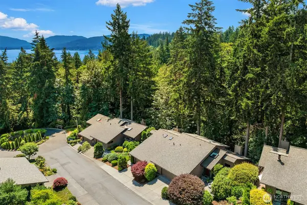 15 168th Avenue Ne, Bellevue, WA 98008
