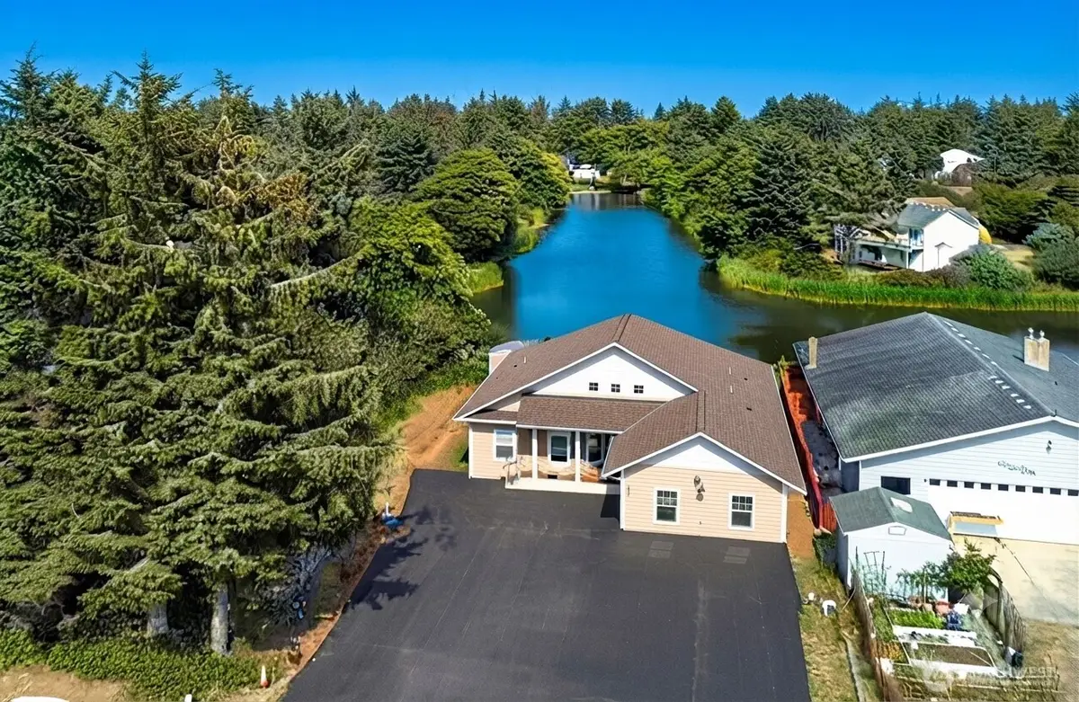 662 Point Brown Avenue Se, Ocean Shores, WA 98569 - #1