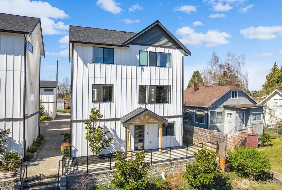 8451 18th Avenue Sw, Seattle, WA 98106 - #2