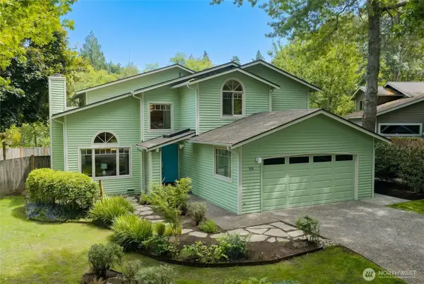 910 6th Place S, Kirkland, WA 98033