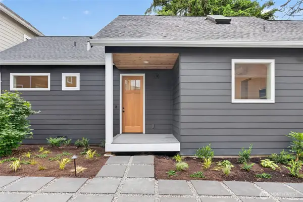 11737 40th Avenue Ne #B, Seattle, WA 98125
