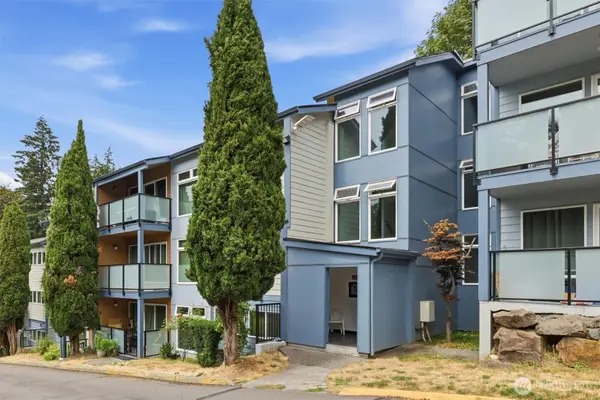 15142 65th Avenue S #313, Tukwila, WA 98188