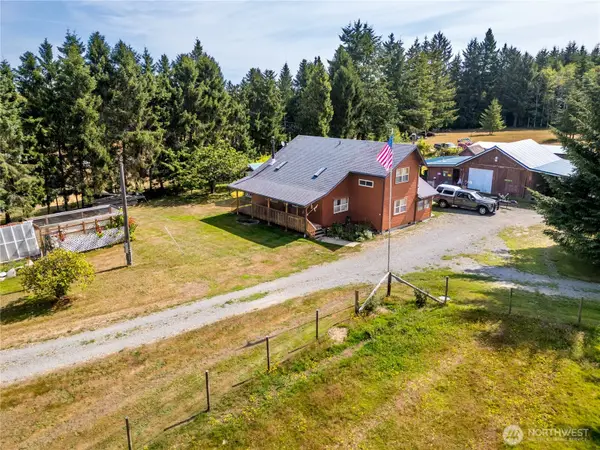 332 Whiskey Creek Beach Rd, Port Angeles, WA 98363
