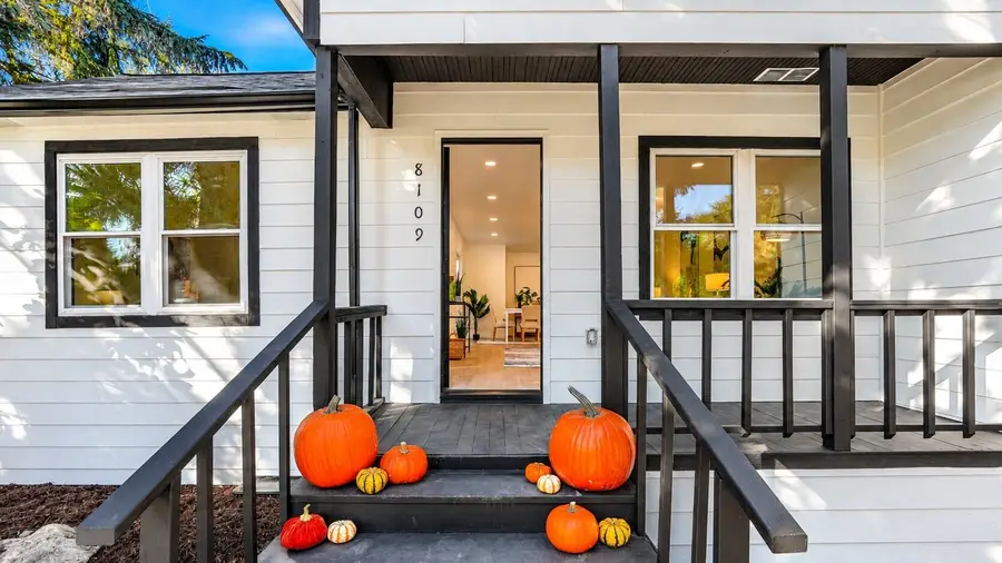 8109 17th Avenue Sw, Seattle, WA 98106 - #3