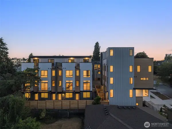 1914 Ferry Avenue Sw, Seattle, WA 98116
