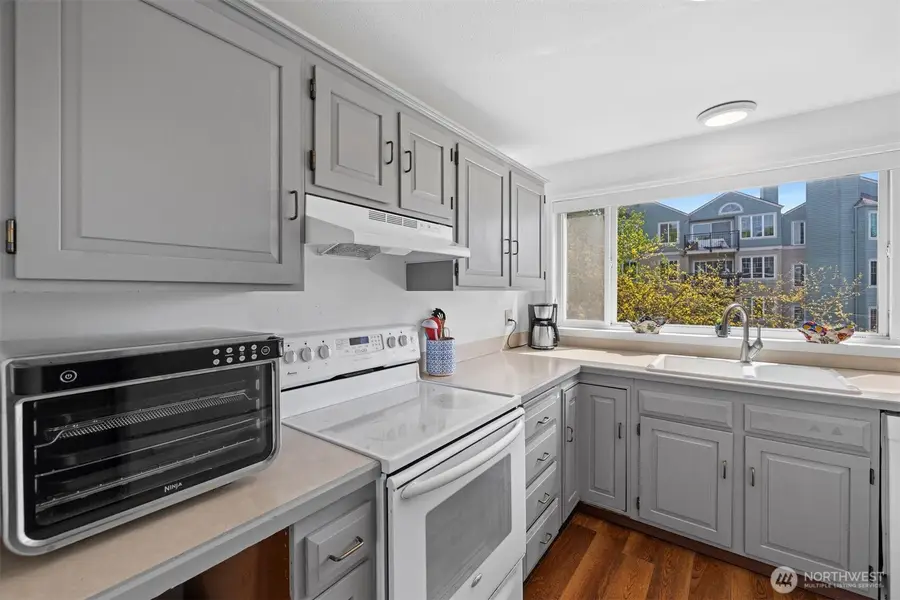 303 13th Avenue E #301, Seattle, WA 98102 - #3