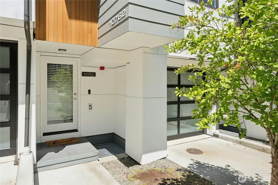 10762 1st Drive #22, Bellevue, WA 98004 - #3