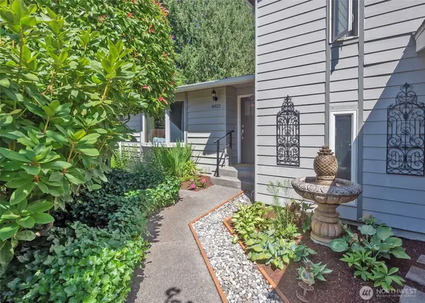 8821 221st Place Sw, Edmonds, WA 98026