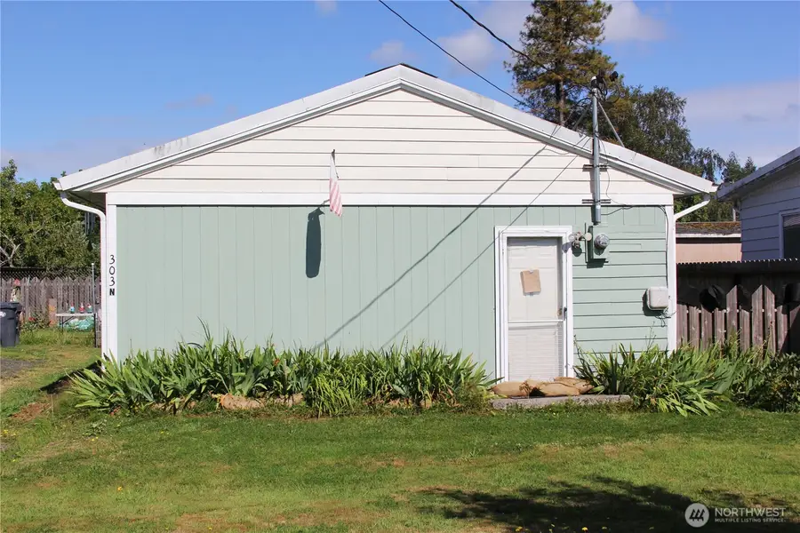 303 Monroe Street, South Bend, WA 98586 - #3