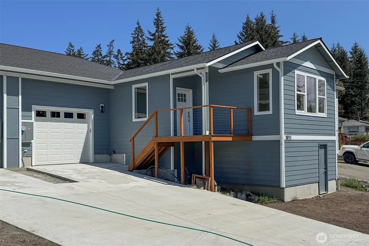 1911 W 10th St, Port Angeles, WA 98363 - #1