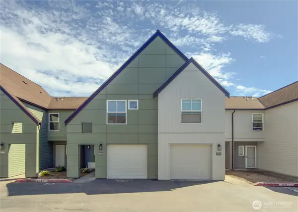 6707 S 239th Street #D104, Kent, WA 98032