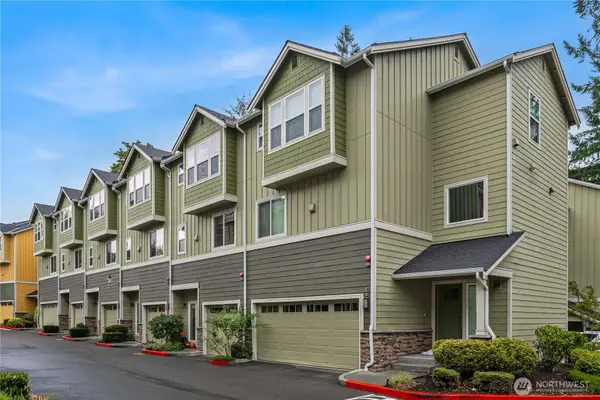 23000 NE 8th Street #E5, Sammamish, WA 98074