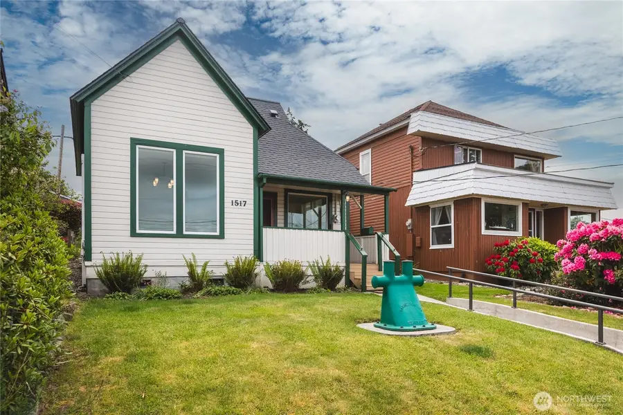 1517 6th Street, Anacortes, WA 98221 - #2