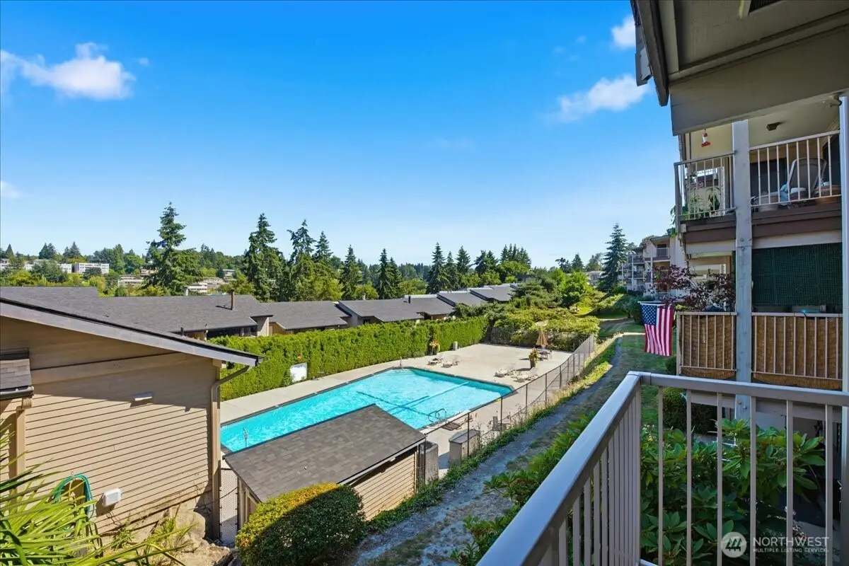 2920 76th Avenue Se #211, Mercer Island, WA 98040 - #1