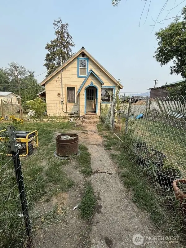 54 N Adams Street, Republic, WA 99166