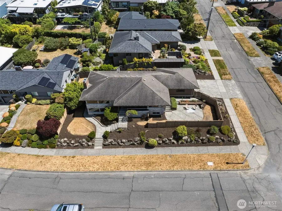 9304 23rd Avenue Nw, Seattle, WA 98117 - #3