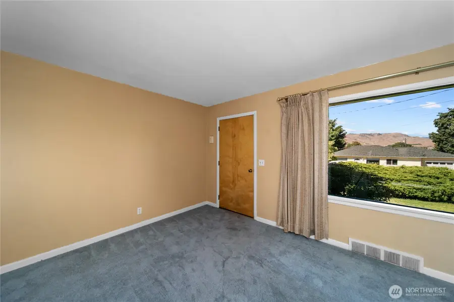 2221 Ashland Ave, East Wenatchee, WA 98802 - #3