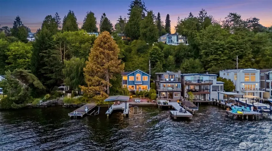 11728 Riviera Place Ne, Seattle, WA 98125 - #2