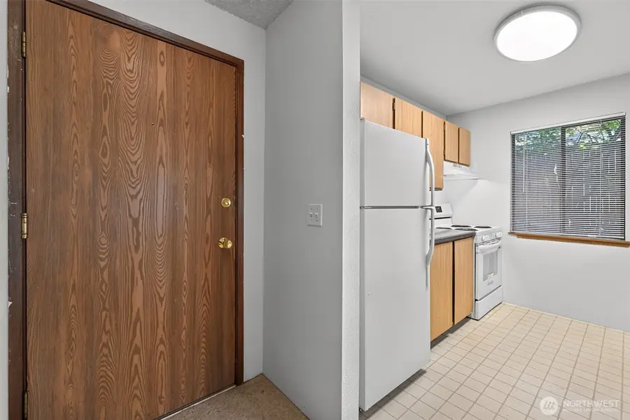 1740 NE 86th Street #101, Seattle, WA 98115 - #3