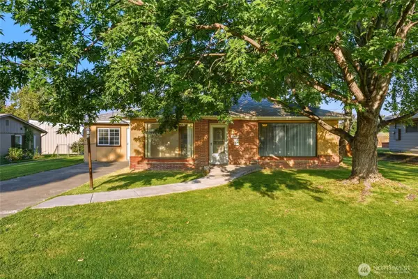 117 NE Cedar Avenue, College Place, WA 99324