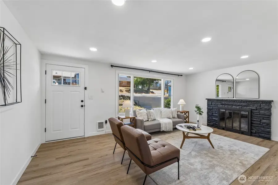 11823 12th Avenue S, Seattle, WA 98168 - #3