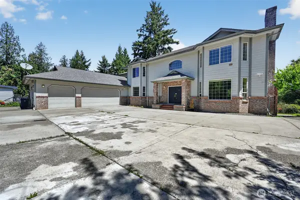 18432 W Lake Desire Drive Se, Renton, WA 98058