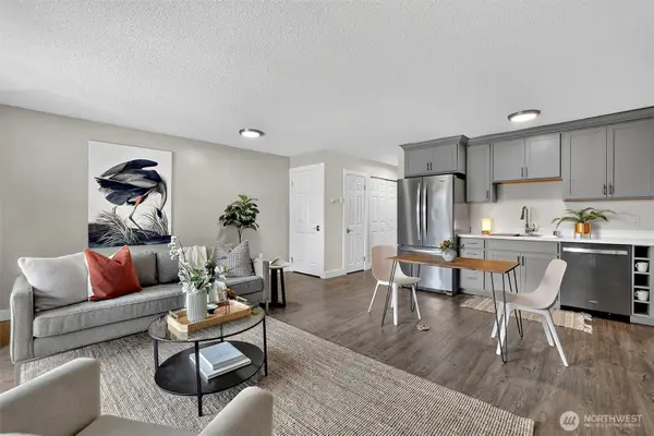 25004 Lake Fenwick Road S #33, Kent, WA 98032