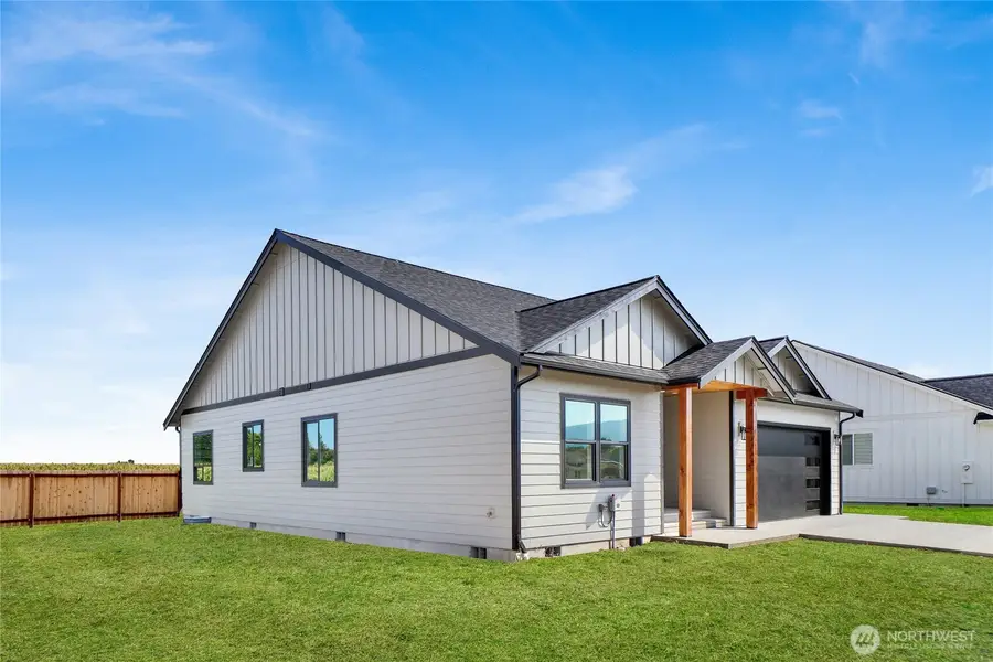 416 W 4th Street, Everson, WA 98247 - #3