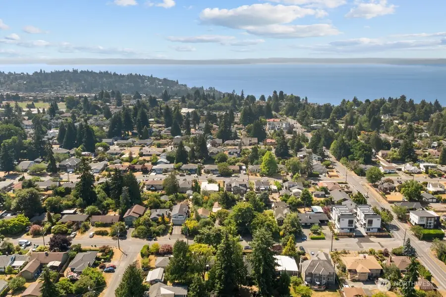 9718 12th Avenue Nw, Seattle, WA 98117 - #3