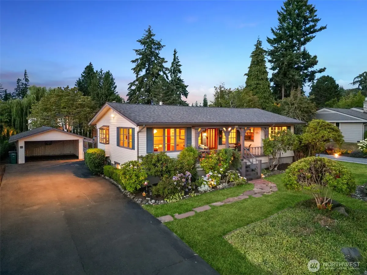 916 18th Avenue W, Kirkland, WA 98033 - #1