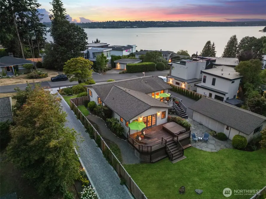 916 18th Avenue W, Kirkland, WA 98033 - #3