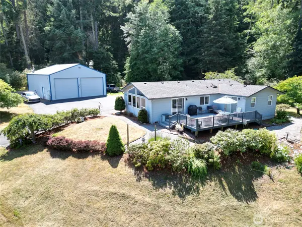 2196 N Bluff Road, Greenbank, WA 98253